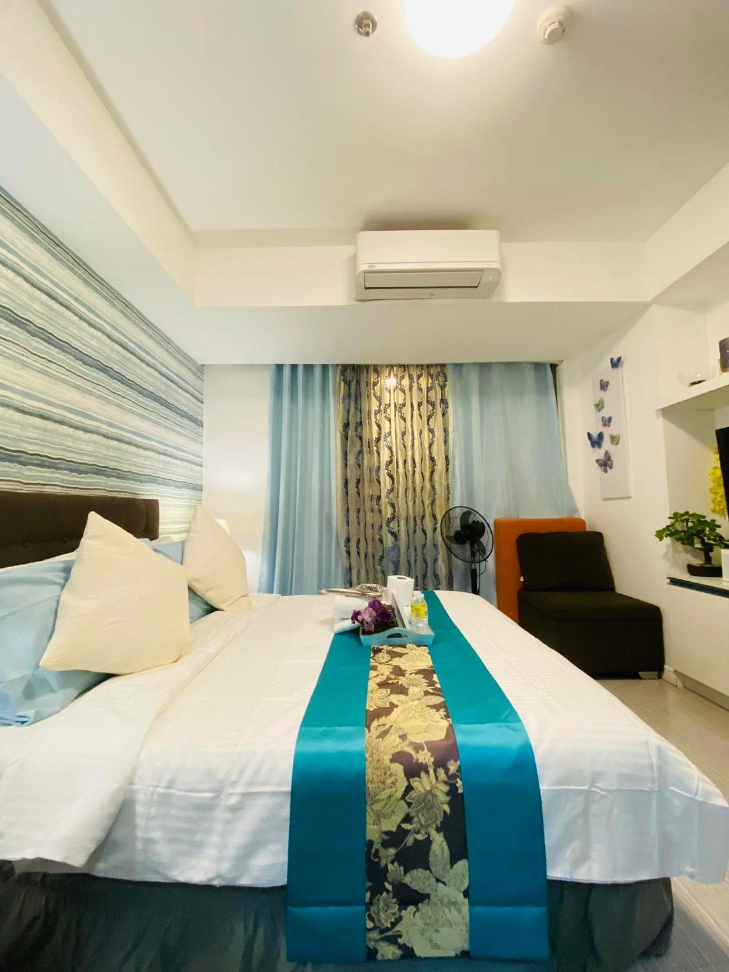Manila Urban Resort At Azure Exterior foto